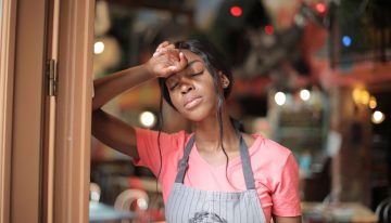 Pensábamos que el calor extremo solo traía insomnio. Ahora sabemos que también altera el ciclo menstrual de miles de mujeres