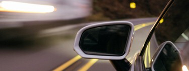 La DGT ya discute internamente restringir más los adelantamientos en España: esto es lo que sabemos