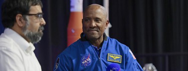 La NASA quiere aterrizar en el polo sur lunar. El piloto de Artemis II dice que es una mala idea