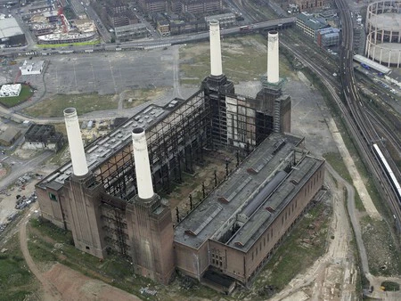 Estado de abandono de Battersea Power Station al inicio de los 2000