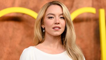 Sydney Sweeney responde a las críticas por desnudarse en un anuncio de apuestas deportivas con los desnudos de conocidos atletas