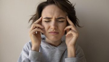 Los neurólogos denuncian el «limitado» acceso de los pacientes españoles a los nuevos (y mejores) fármacos para la migraña: «Aumenta el sufrimiento»