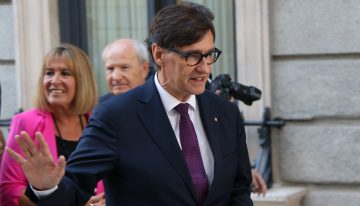 Salvador Illa plantea prohibir la inteligencia artificial en las escuelas hasta los 14 años