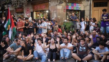 Tensión en el centro de Barcelona al coincidir las concentraciones de Aliança Catalana y la CUP en vísperas de la Diada