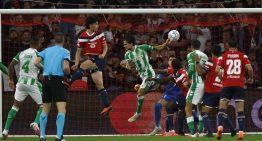 Bartra impulsa a un Betis que se estrena con victoria en Lille