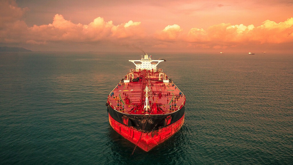 El mercado del petróleo necesitará hasta dos años para recuperar sus reservas aunque Ormuz reabra hoy mismo 