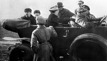 Cuando Lenin se topó con “El Monederos”: el día que casi le secuestran y roban el Rolls-Royce