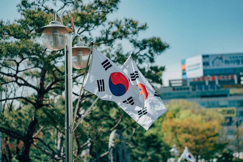 Corea del Sur detecta indicios de IA en ataques a sus principales bancos y el presidente exige respuestas 