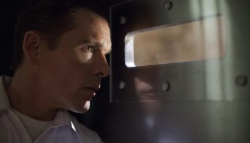 Es una de las series de ciencia ficción más agresivas y visionarias de los últimos años, y ha llegado íntegra a Netflix