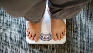 Dormir 80 minutos menos durante seis semanas nos hace engordar, según un nuevo estudio