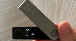 Alguien ha robado 100 millones de dólares en criptomonedas utilizando puertas traseras plantadas de antemano en monederos físicos