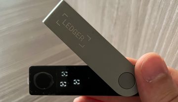 Alguien ha robado 100 millones de dólares en criptomonedas utilizando puertas traseras plantadas de antemano en monederos físicos