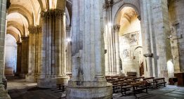 Querían frenar la humedad en la Catedral Vieja de Salamanca y han acabado encontrando tumbas, un caldero romano y un posible templo anterior