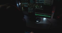 Menos de 100 caracteres, 1.200 webs atacadas y más de 100 comprometidas: así está cambiando la IA la ciberseguridad