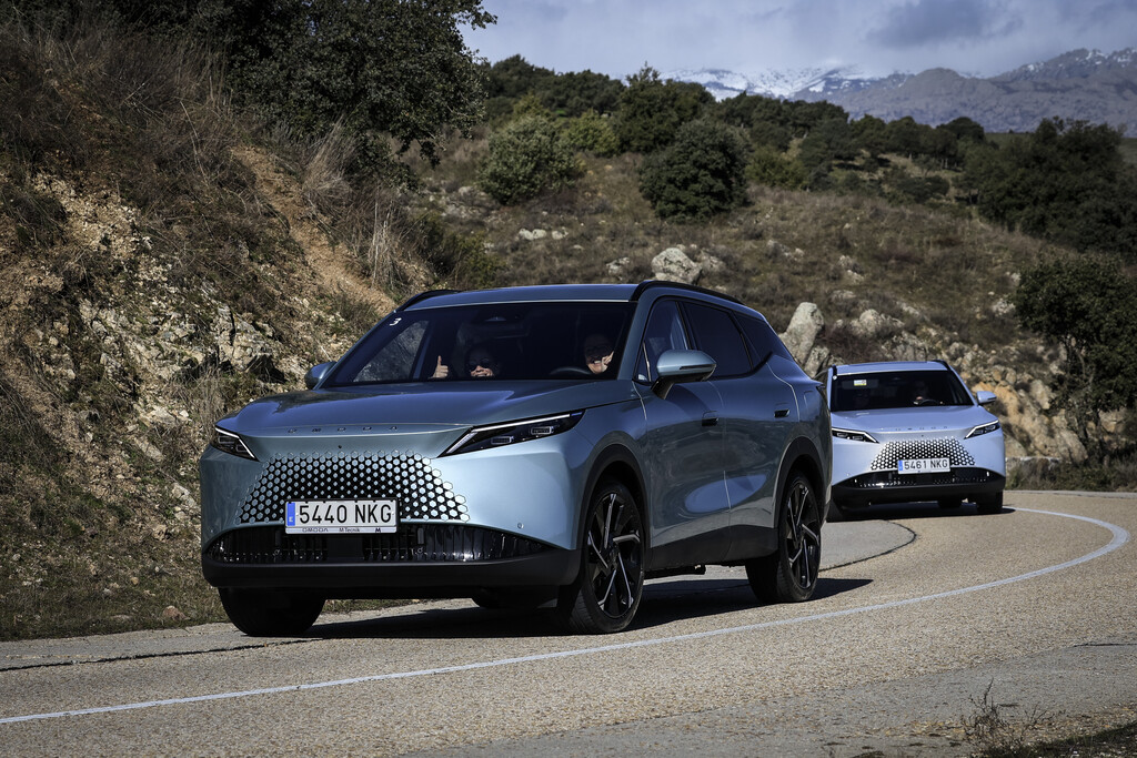 Omoda quiere revolucionar los híbridos enchufables con una nueva tecnología: un sistema SHS con tres motores y 11 velocidades 