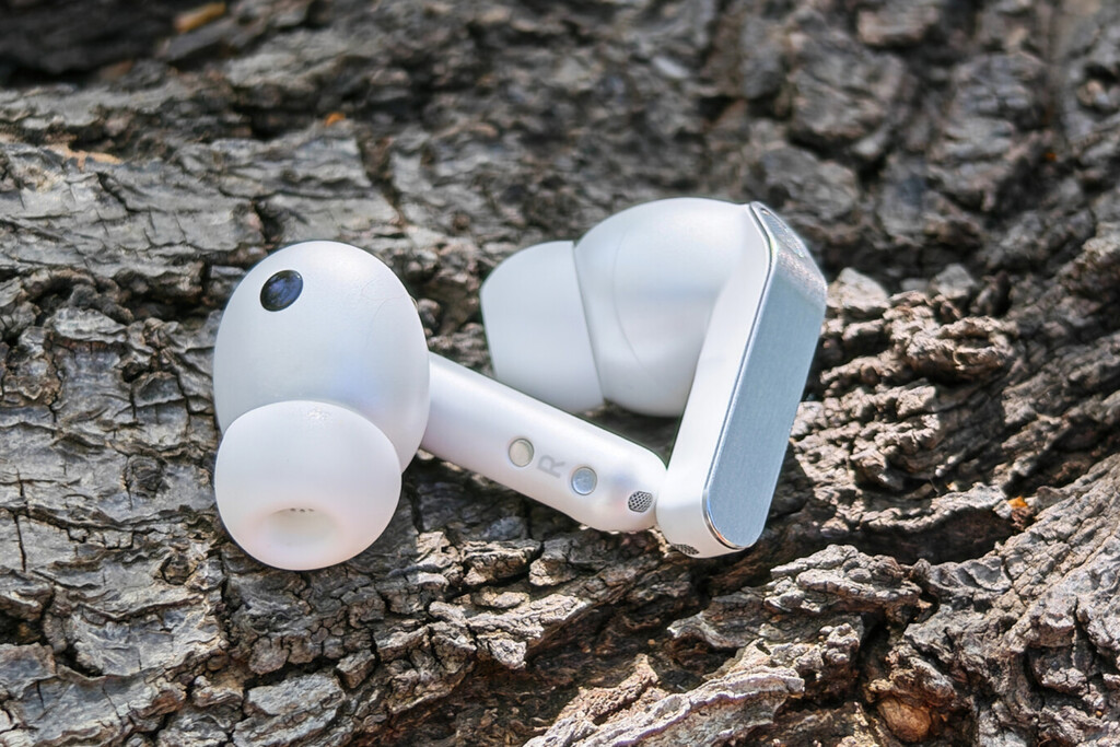 Parecen reacondicionados, pero estos Samsung Galaxy Buds4 Pro están nuevos y mucho más baratos 