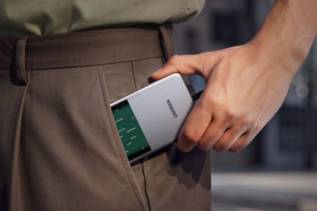 En oferta la powerbank con disipador térmico, pantalla y diseño a medida para iPhone con carga MagSafe y por cable 