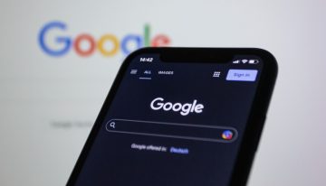 Alemania pone en aprietos el Modo IA de Google: cuando en el resumen no hay enlaces, la opinión es de Google