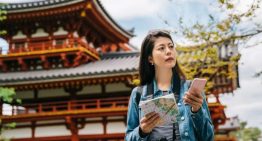 Para evitar complicaciones, mejor tener una eSIM preparada al aterrizar en destino: esta tiene un 10% de descuento si viajas a Asia