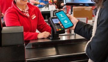 Eroski y Caprabo se suman a la lista de cadenas que permiten a los clientes pagar con Bizum en sus tiendas