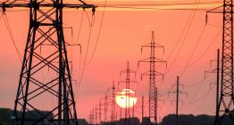 Red Eléctrica está pidiendo a sus centrales eléctricas que no se apaguen ni para hacer mantenimiento. Es una señal de lo tensionado que está el sistema