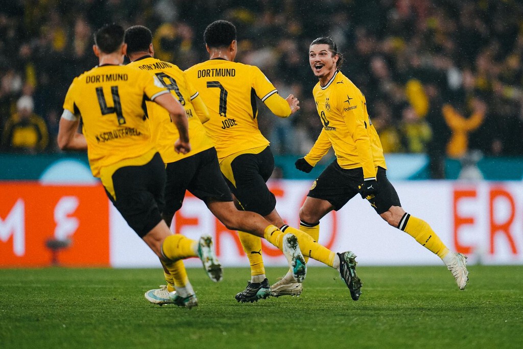 Hemos normalizado el uso del móvil en los estadios de fútbol. En Alemania, Vodafone está consiguiendo lo contrario 