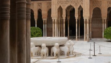 La Alhambra lleva más de seis siglos aguantando terremotos. Ahora quiere un plan por escrito para salvar sus Palacios Nazaríes