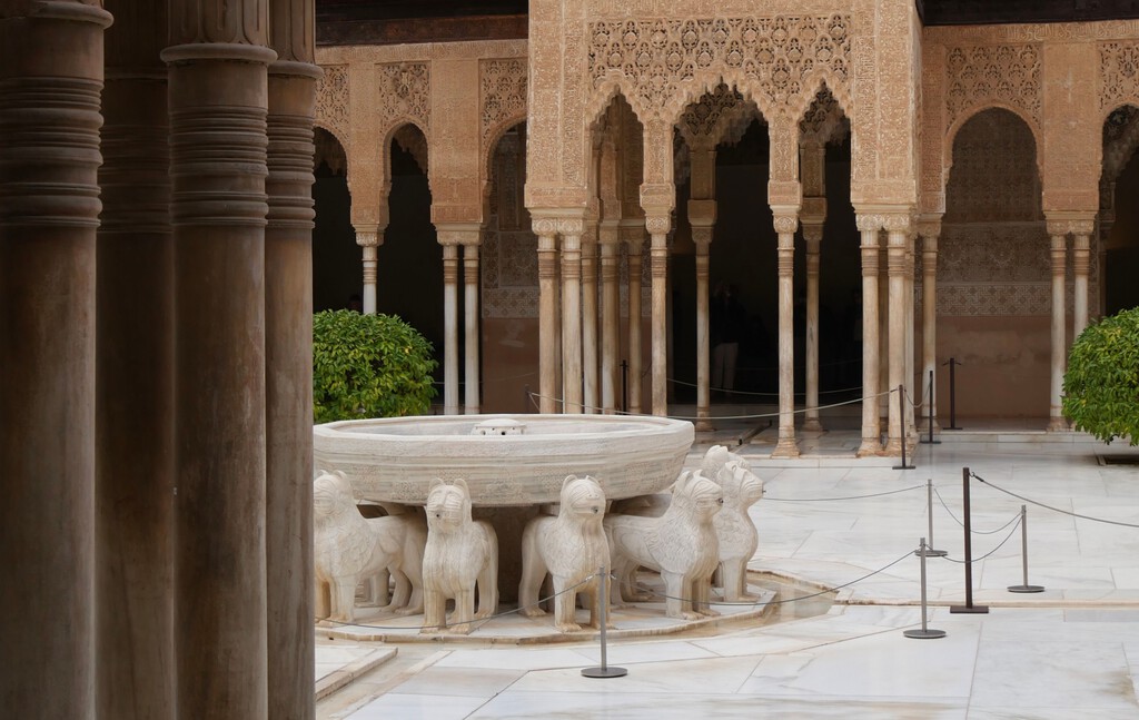 La Alhambra lleva más de seis siglos aguantando terremotos. Ahora quiere un plan por escrito para salvar sus Palacios Nazaríes 