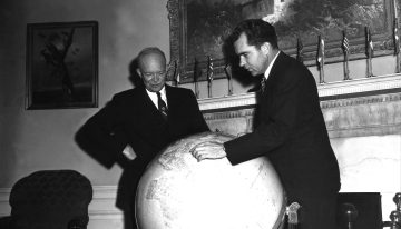 El globo terráqueo de Eisenhower: la pieza histórica que fue dañada por el equipo de Pete Hegseth