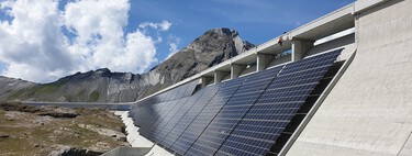 Los suizos han puesto casi 5.000 paneles solares en una presa a 2.500 metros. Tienen una razón: el invierno
