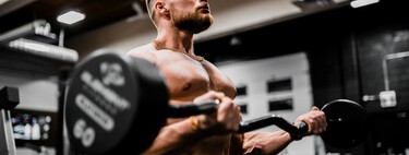 Un estudio apunta a cómo muscular los brazos: "Una rutina de resistencia estructurada con series y pesos adecuados es suficiente" 