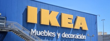 Ikea tiene (ahora rebajada) esta solución ideal para pisos pequeños con la que usar el portátil en el sofá y hasta teletrabajar de pie 