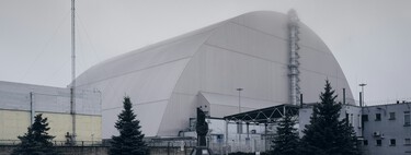 Fukushima sigue lejos de estar encerrada como Chernóbil y sus reactores aún necesitan agua para mantenerse bajo control