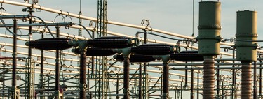 España está construyendo gigantes que no producen electricidad. Su misión es evitar que la red vuelva a colapsar