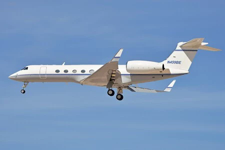 Jet Privado modelo Gulfstream V (Propiedad de Jonathan Ive)