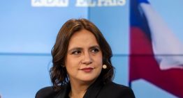 La jefa de información de EL PAÍS Chile, Rocío Montes, gana el Premio Lenka Franulic