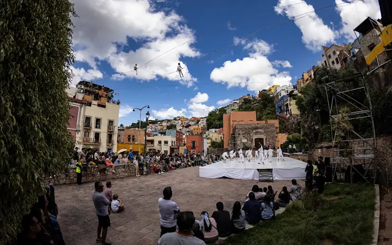 “Tristeza cultural”: habitantes cuestionan los cambios del Cervantino