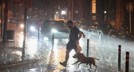 Un violento diluvio barre la costa catalana, en alerta por un posible “minihuracán”