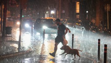 Un violento diluvio barre la costa catalana, en alerta por un posible “minihuracán”