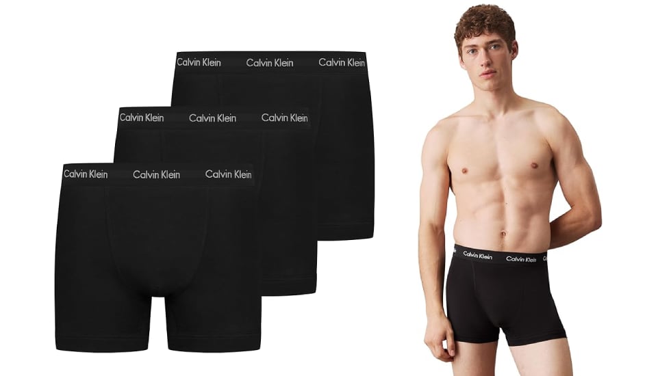 Tres calzoncillos bóxer ajustados de Calvin Klein.