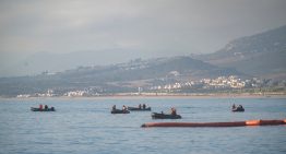 La Guardia Civil detiene a dos migrantes tras una persecución marítima en Ceuta