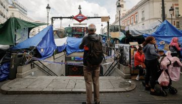 Reabre la estación de Metro de Sol tras el cierre de dos días ordenado por Ayuso para disuadir a los acampados por la vivienda
