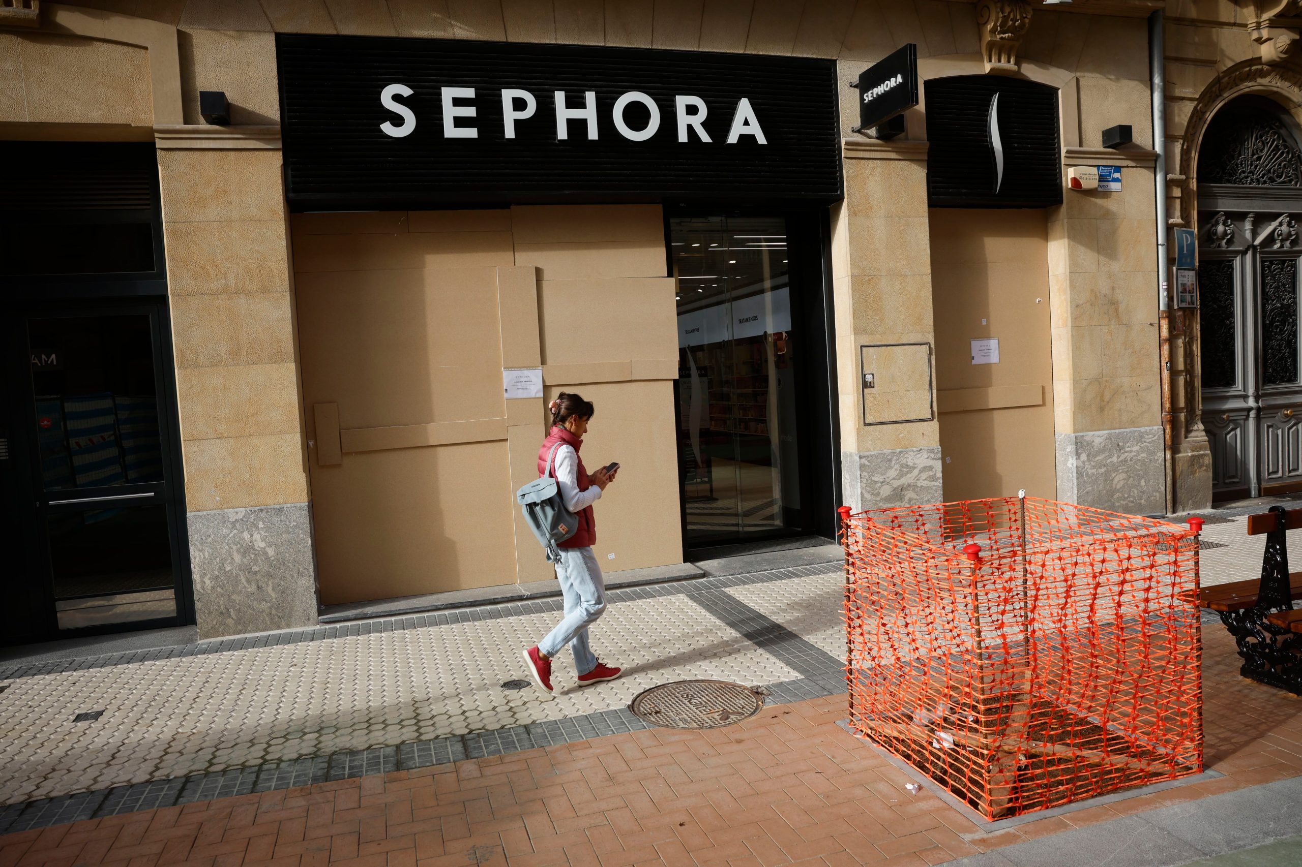 Comercios cerrados este sábado en San Sebastián ante las manifestaciones de Blocus.