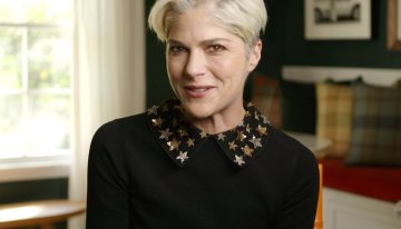 Selma Blair pide perdón tras pegar y morder a tripulantes de un avión: “Nunca he tenido la intención de hacer daño a nadie”