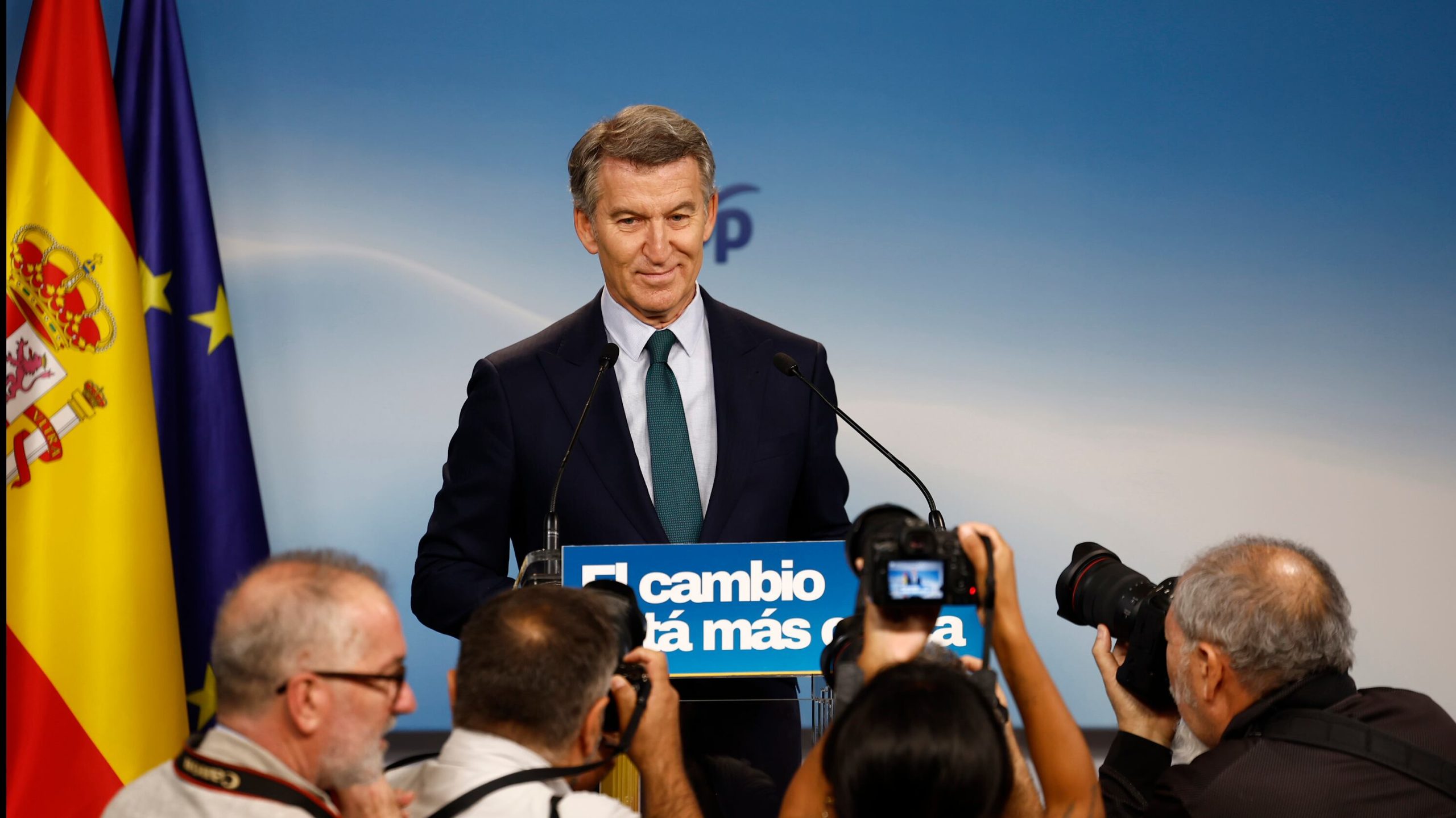  El líder del PP, Alberto Núñez Feijóo, durante la rueda de prensa tras la convocatoria de elecciones, este lunes. 
