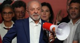 Lula admite que el resultado electoral es “inesperado”y ataca a Bolsonaro por sus lazos con el crimen