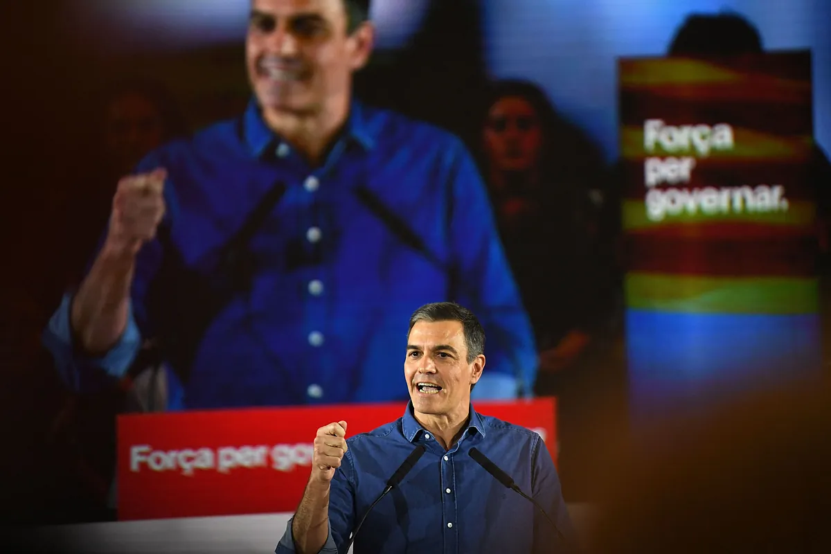 Sánchez estrecha «su círculo de influencia» y deja fuera al PSOE