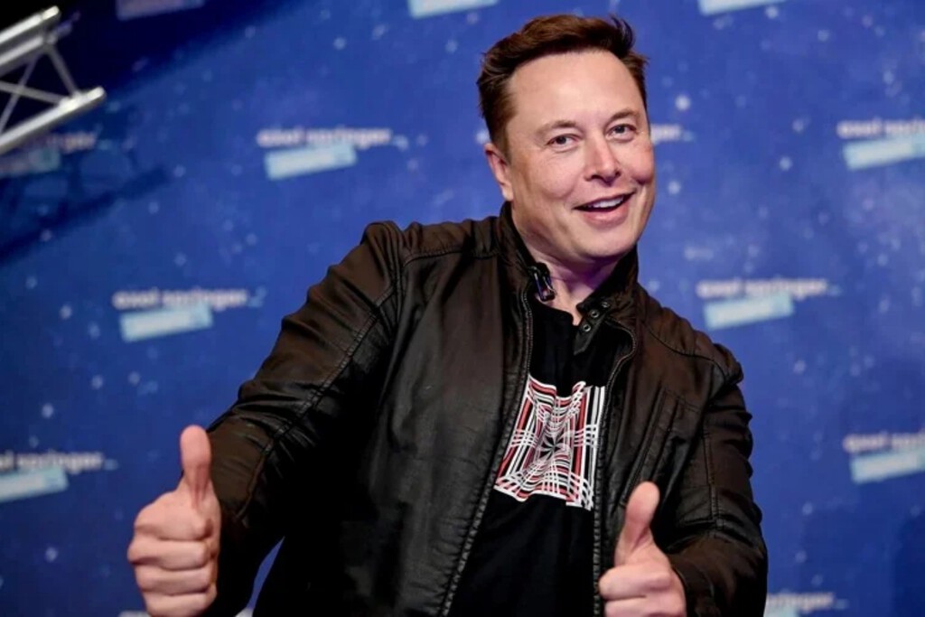 Elon Musk compró Twitter por 41.800 millones, despidió al 80% de la plantilla y 2 años después sigue presumiendo. Es justo lo que Apple nunca haría