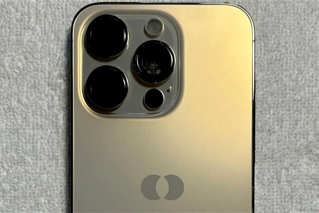 En un vertedero chino encontraron un prototipo de iPhone nunca visto. Ahora ya sabemos algo que Apple no quiere que sepamos 