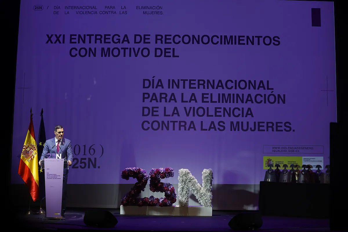 Pedro Sánchez, en el acto institucional del 25-N: «La ultraderecha cuestiona sin escrúpulos la necesidad de impulsar políticas de igualdad»